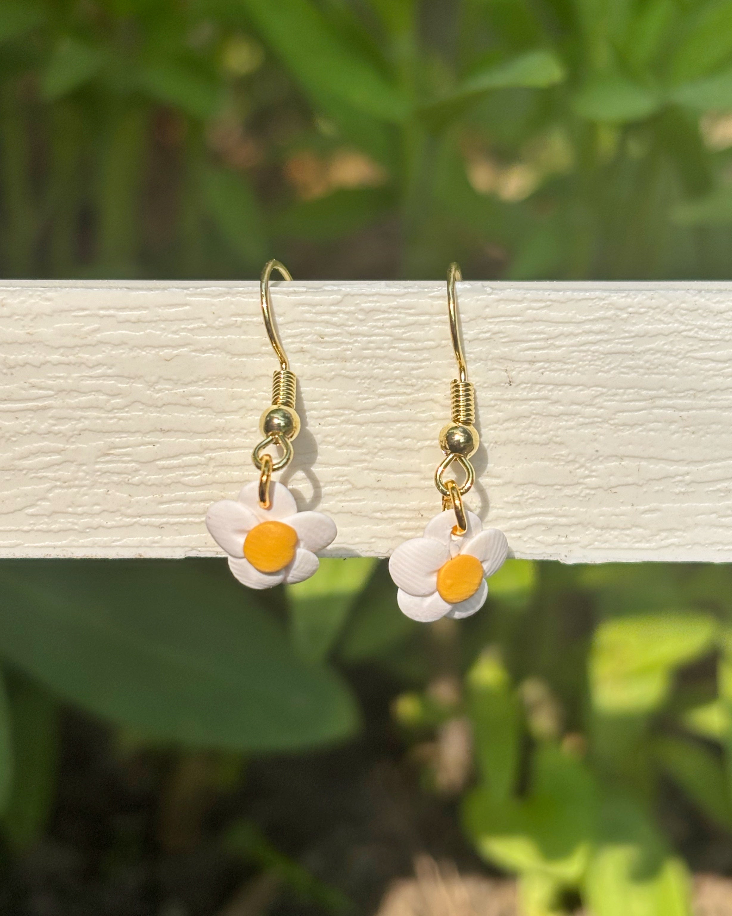 Tiny Daisy Dangles